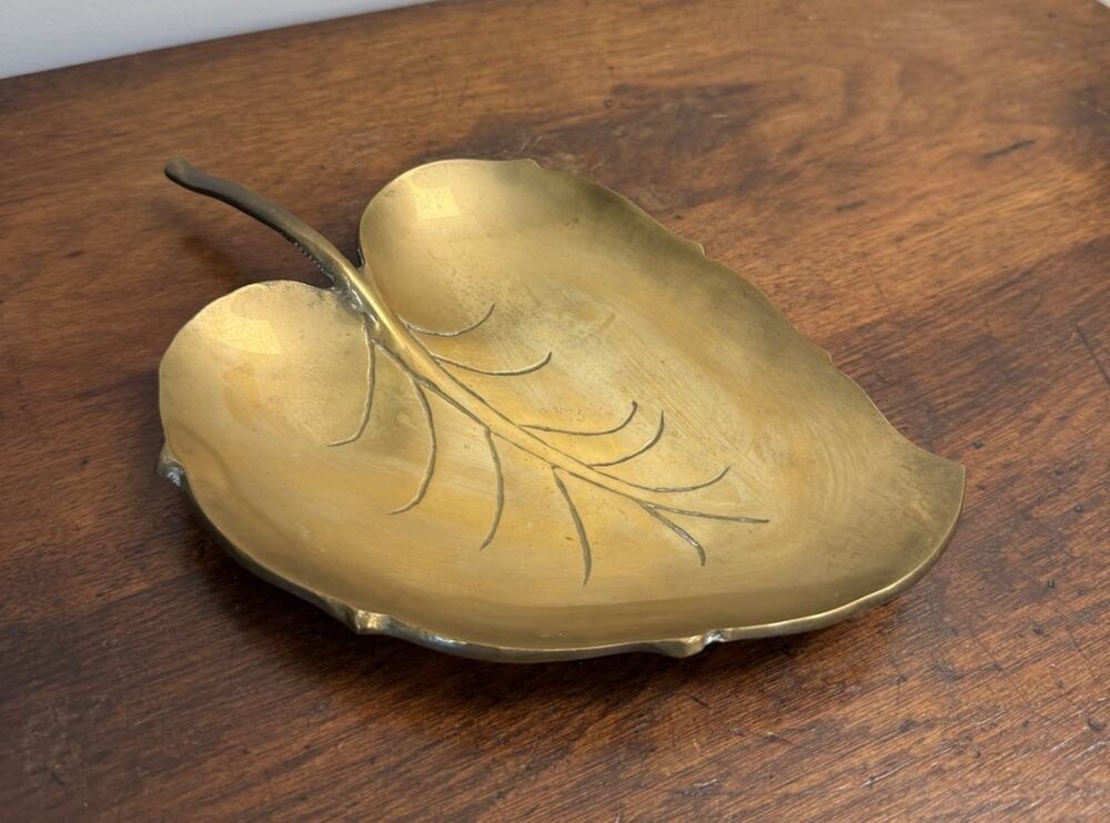 Vintage Decorative Crafts Inc 4371 Brass Leaf Dish Tray 9.875"